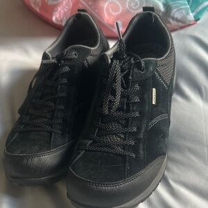 Women’s Black Casual Shoes